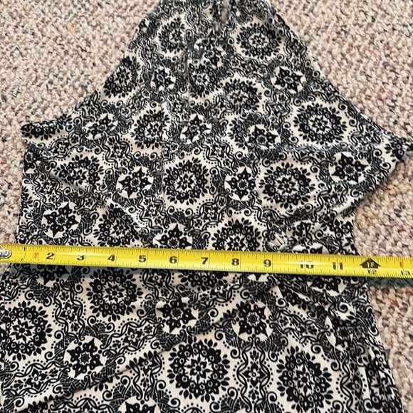 Lipstick Boutique Black and White Floral Halter Top/Dress. Small - Picture 9 of 11